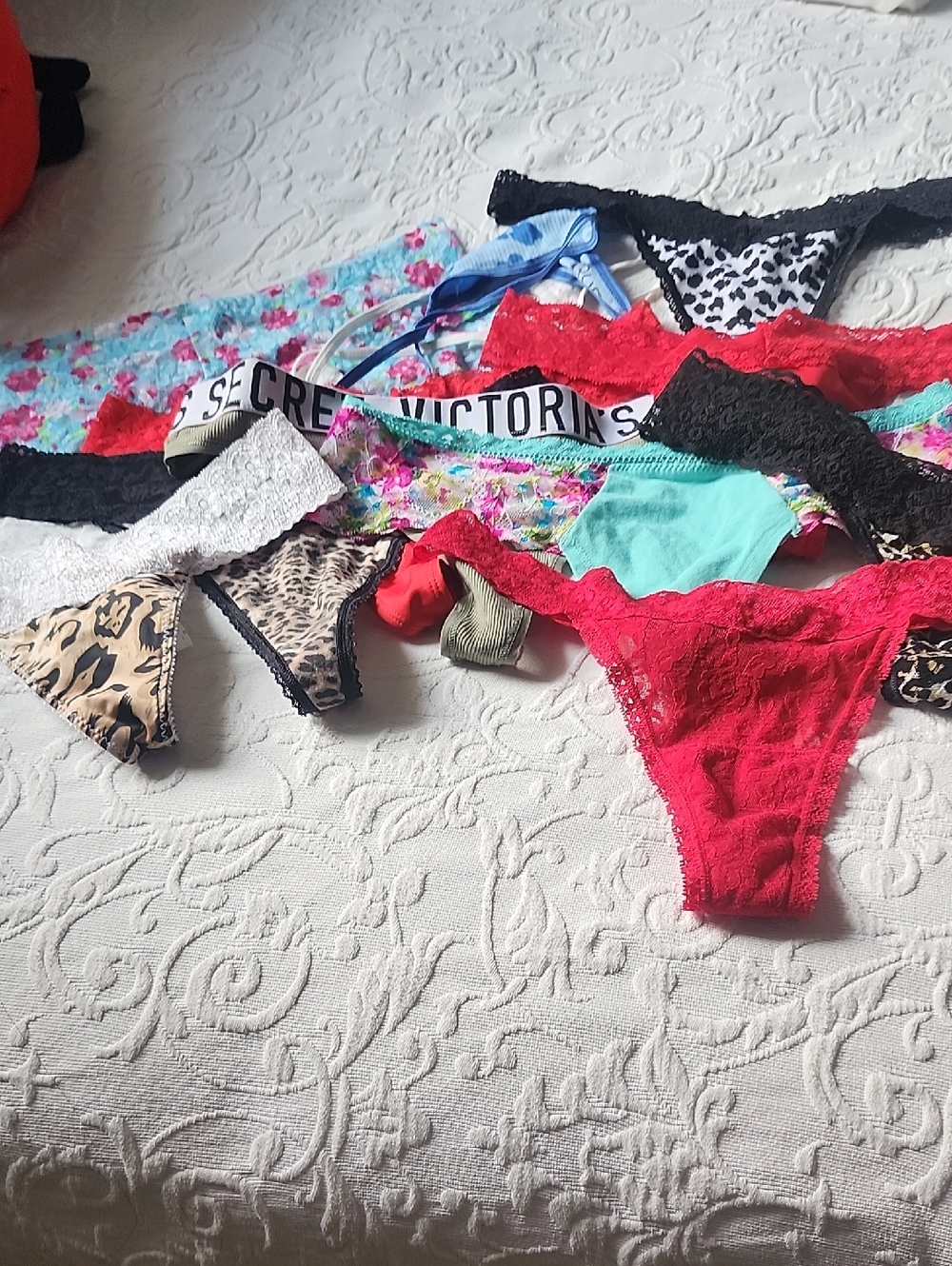 Lot Of 13 Thong Assortee